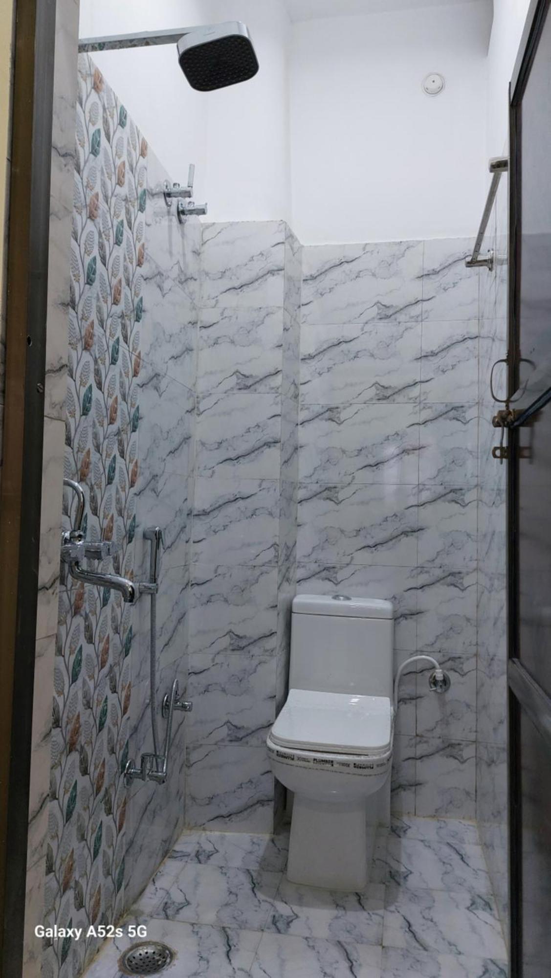 Narayani Paying Guest House Варанаси Екстериор снимка