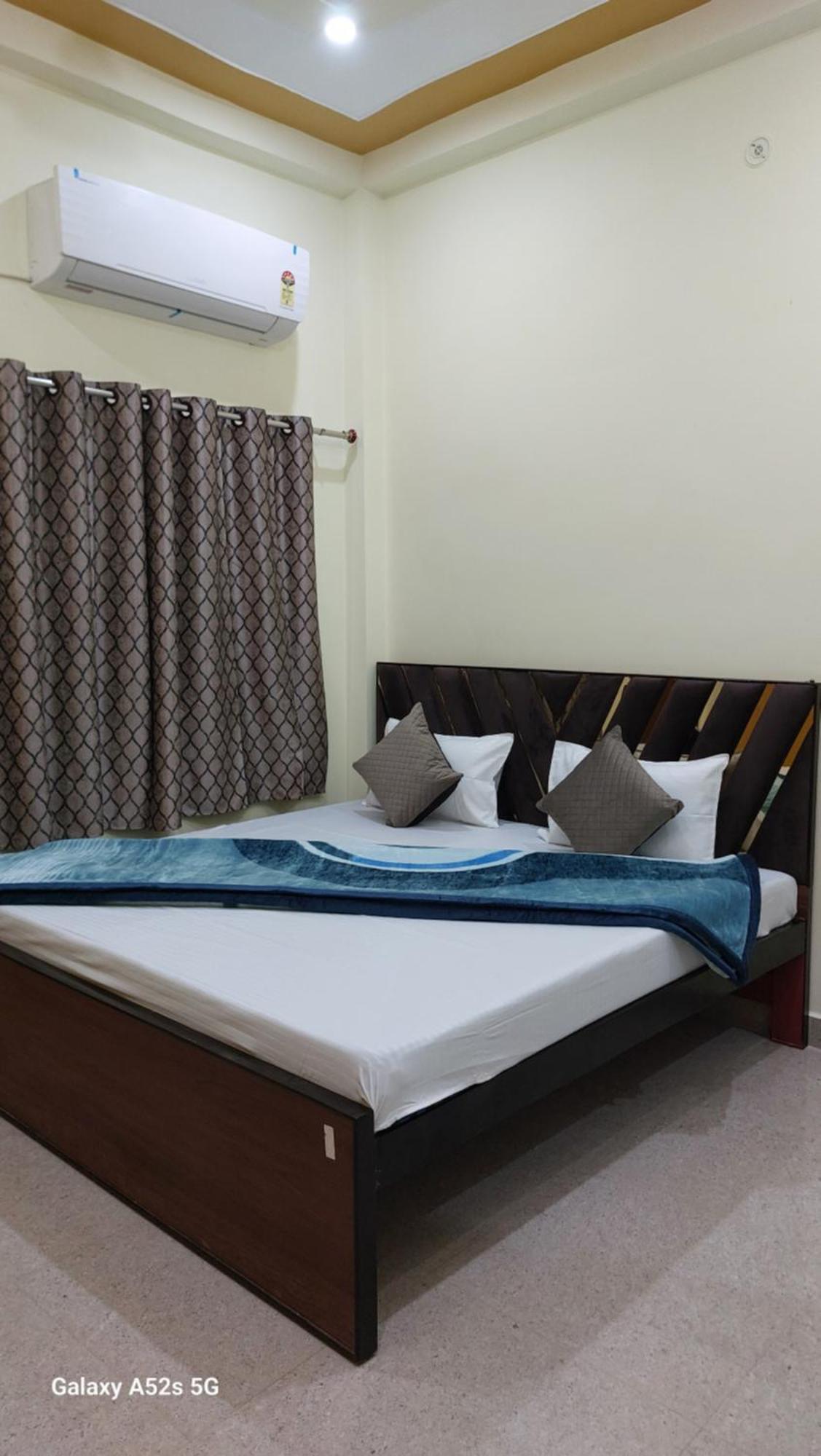 Narayani Paying Guest House Варанаси Екстериор снимка