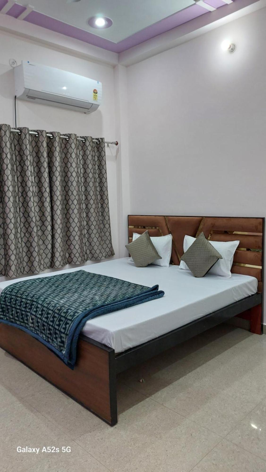 Narayani Paying Guest House Варанаси Екстериор снимка