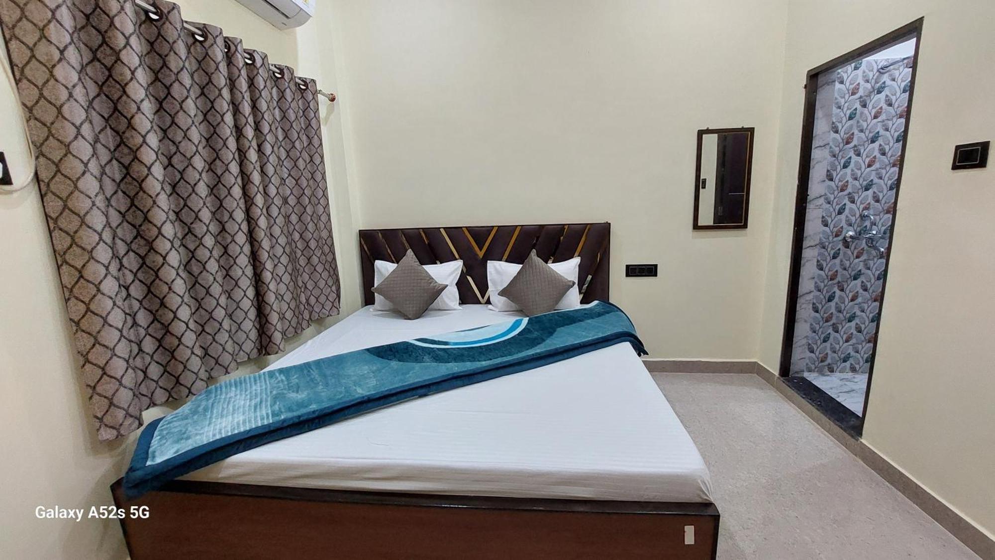 Narayani Paying Guest House Варанаси Екстериор снимка