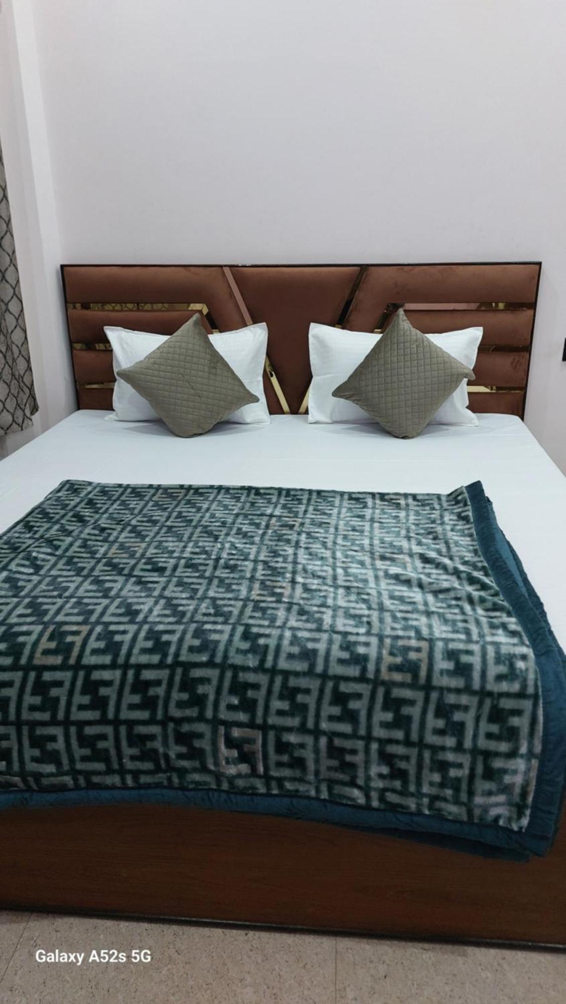 Narayani Paying Guest House Варанаси Екстериор снимка