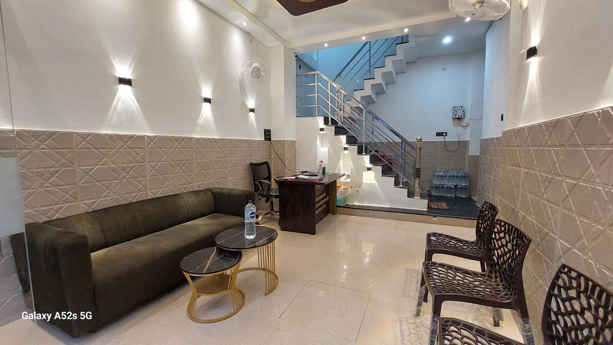 Narayani Paying Guest House Варанаси Екстериор снимка