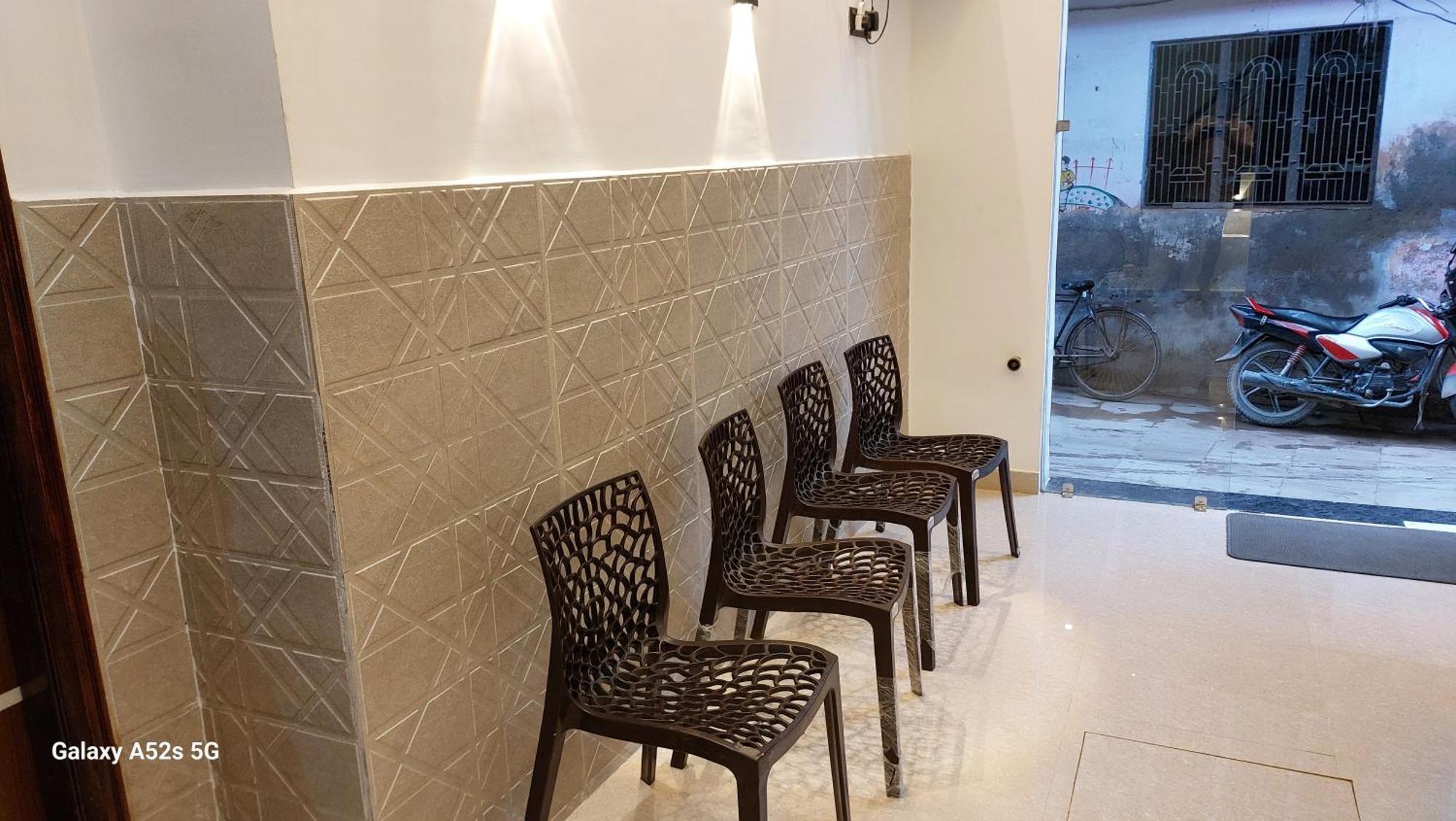 Narayani Paying Guest House Варанаси Екстериор снимка