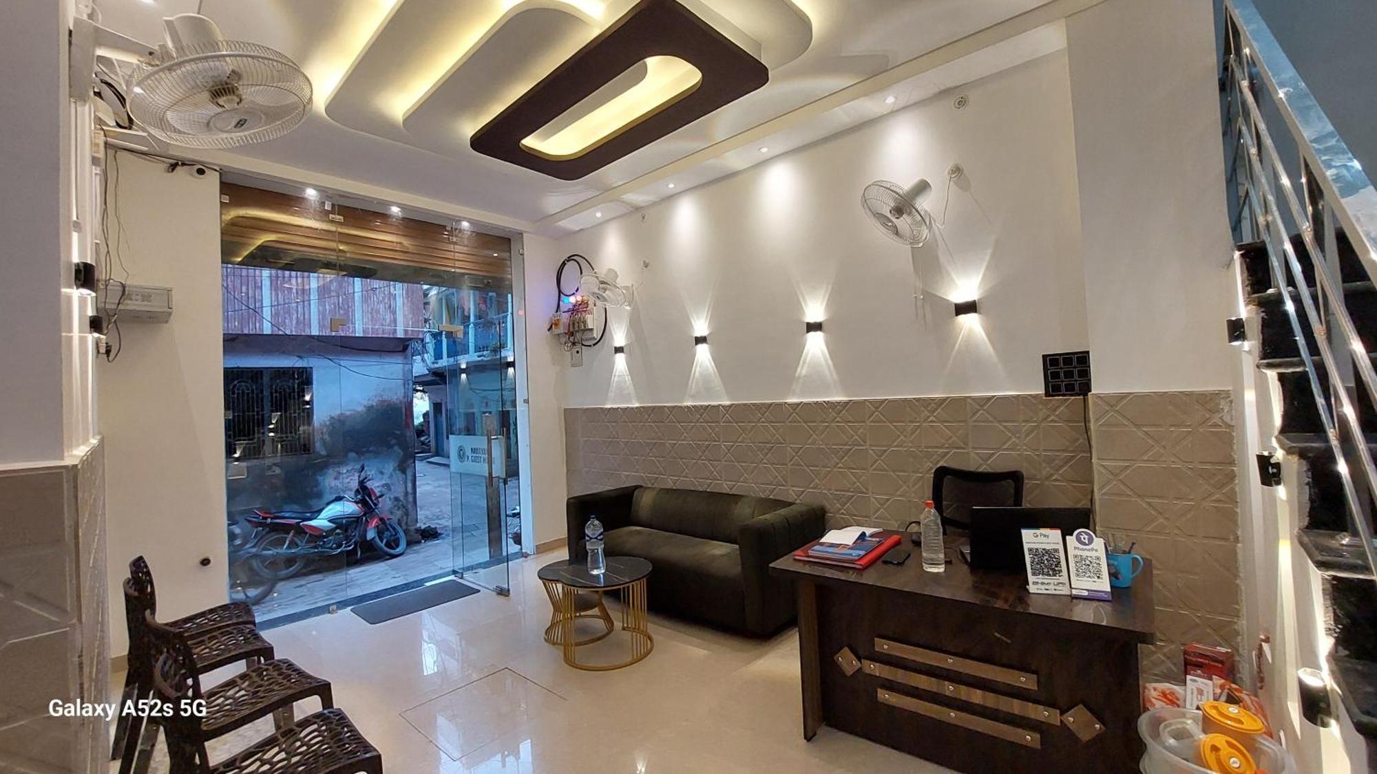 Narayani Paying Guest House Варанаси Екстериор снимка